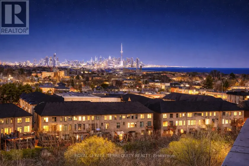 Apartment at 702 - 1063 DOUGLAS MCCURDY COMMON, Mississauga