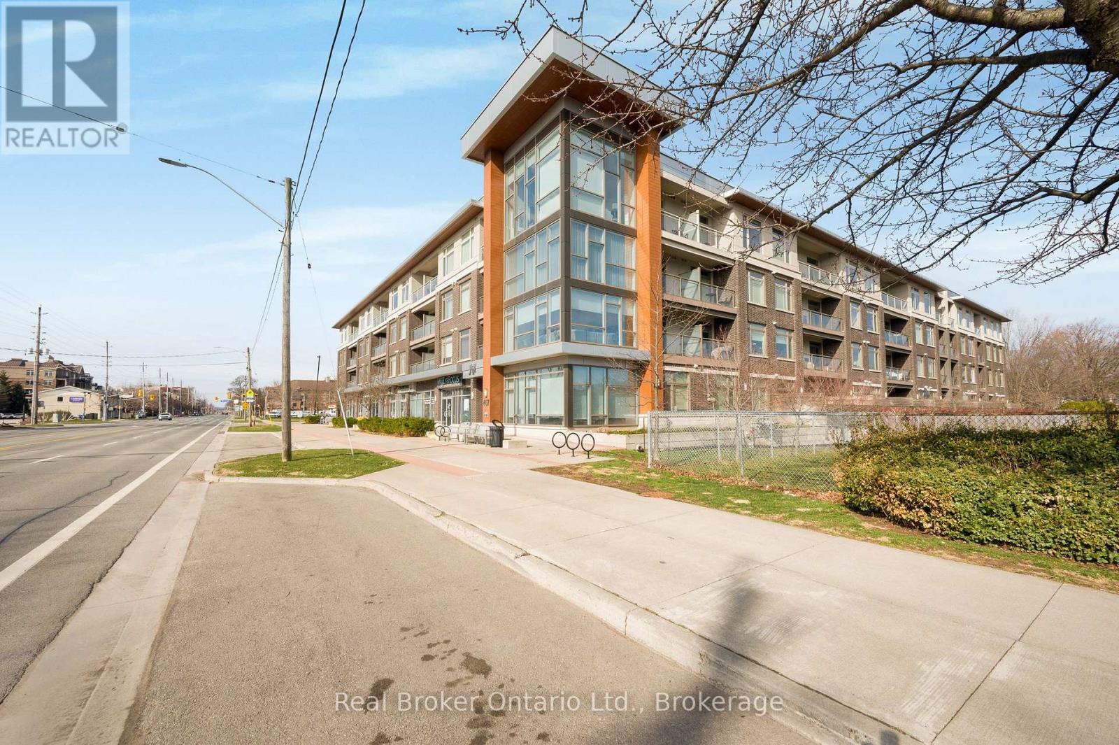 Apartment at 302 - 457 PLAINS ROAD E, Burlington (LaSalle)