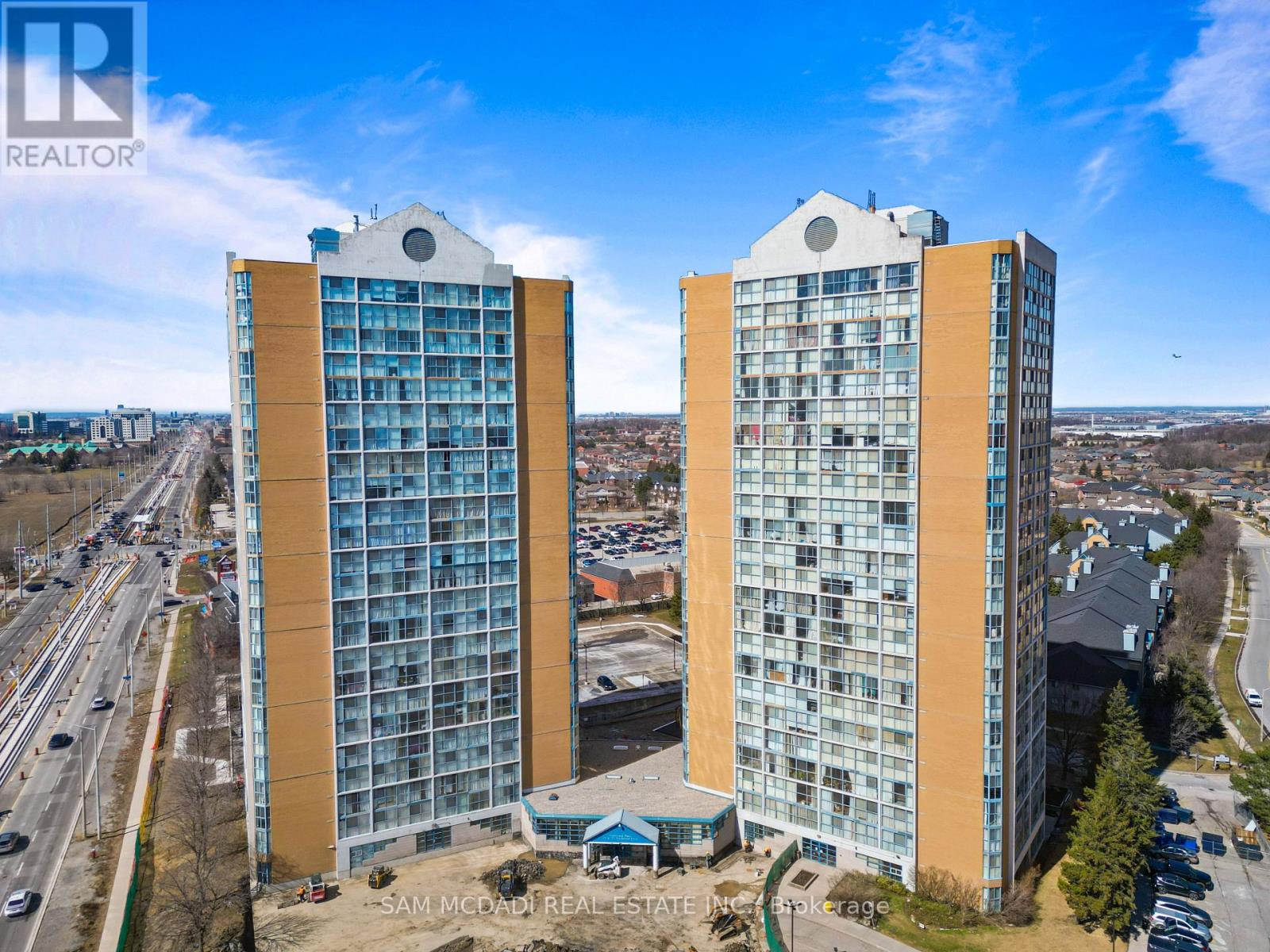 Apartment at 1013 - 35 TRAILWOOD DRIVE, Mississauga (Hurontario)