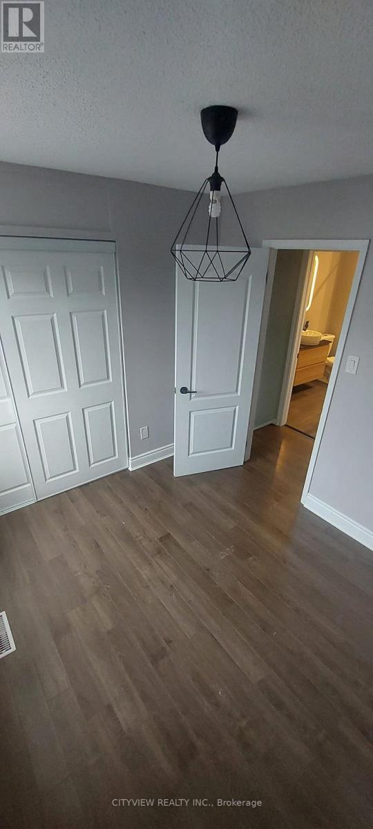 Semi-Detached/Link at 28 FOXACRE ROW, Brampton