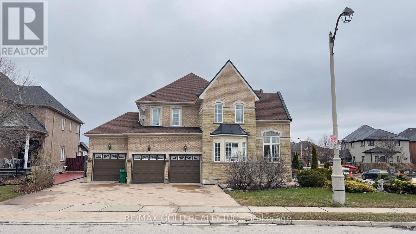 Detached at 2 CALDERSTONE ROAD, Brampton (Bram East)