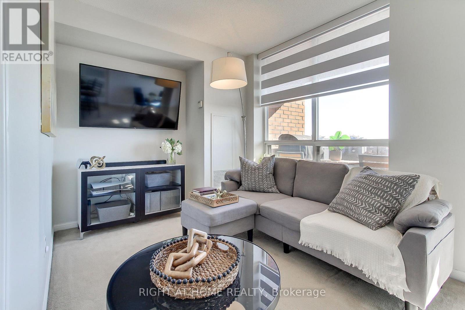 Apartment at 1002 - 1140 PARKWEST PLACE, Mississauga (Lakeview)