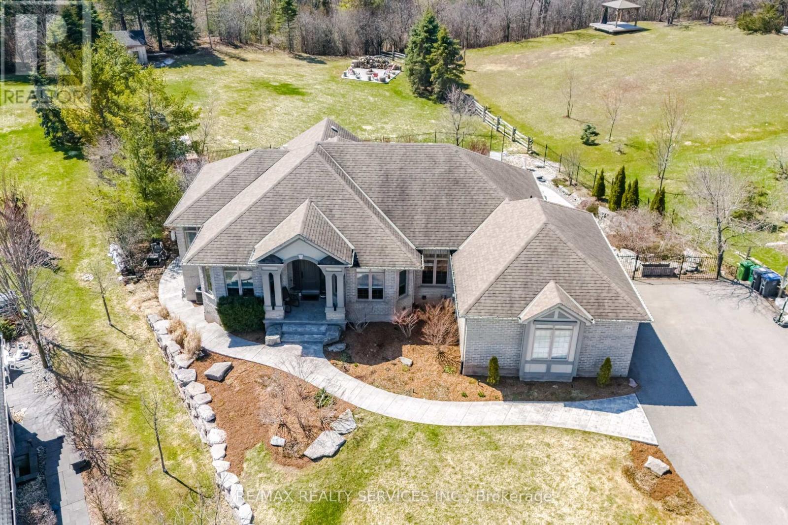 Detached at 34 ISABELLA STREET, Caledon