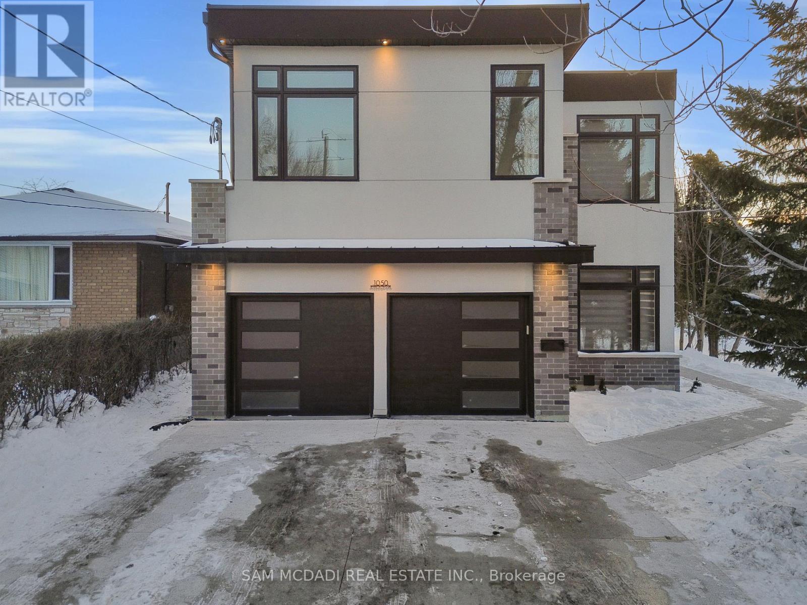 Detached at 1050 EDGELEIGH AVENUE, Mississauga (Lakeview)