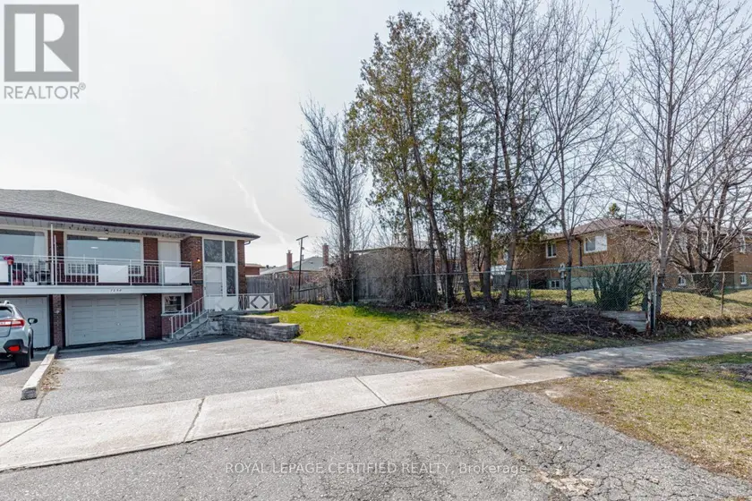 Semi-Detached/Link at 7256 LANCASTER AVENUE S, Mississauga