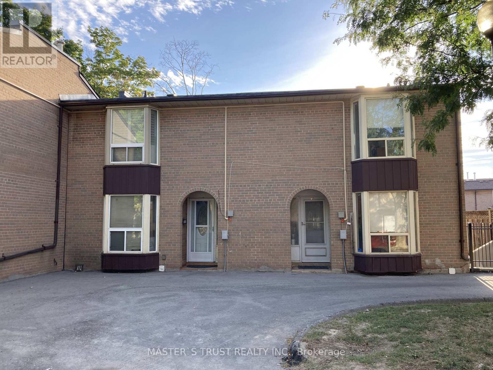 Townhouse at 72 - 246 JOHN GARLAND BOULEVARD, Toronto (West Humber-Clairville)
