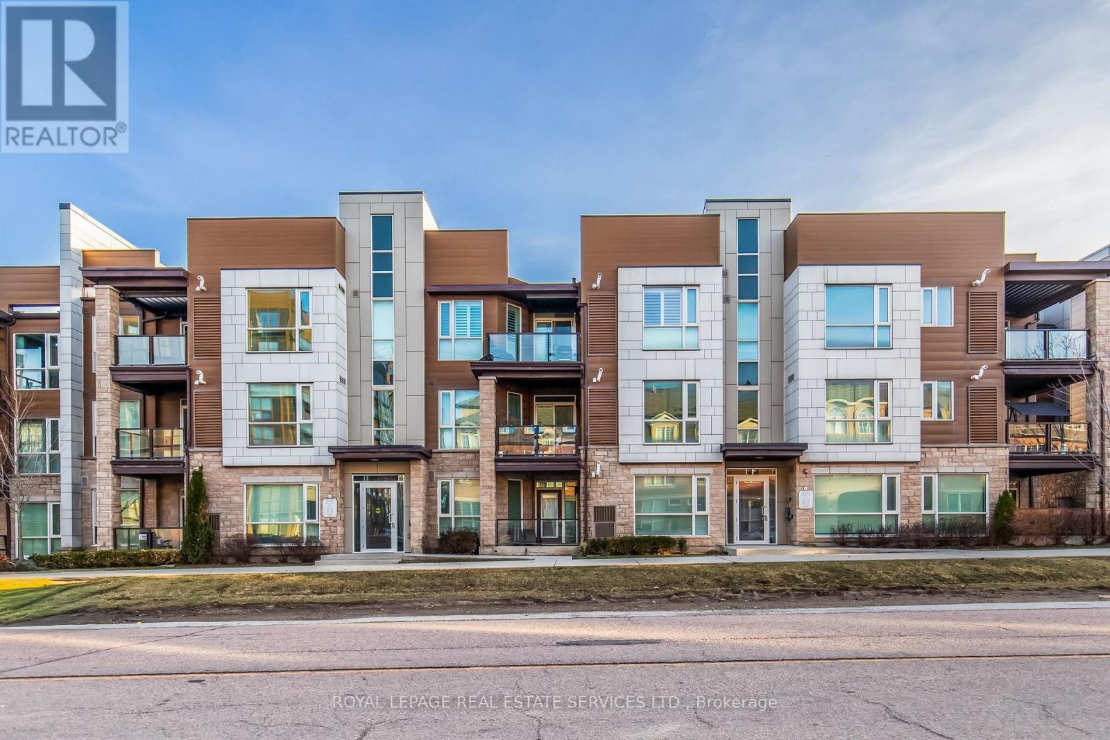 Townhouse at 304 - 2370 KHALSA GATE, Oakville (WM Westmount)