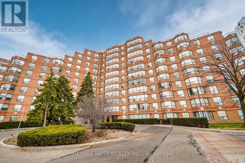 Apartment at 313 - 6 HUMBERLINE DRIVE, Toronto