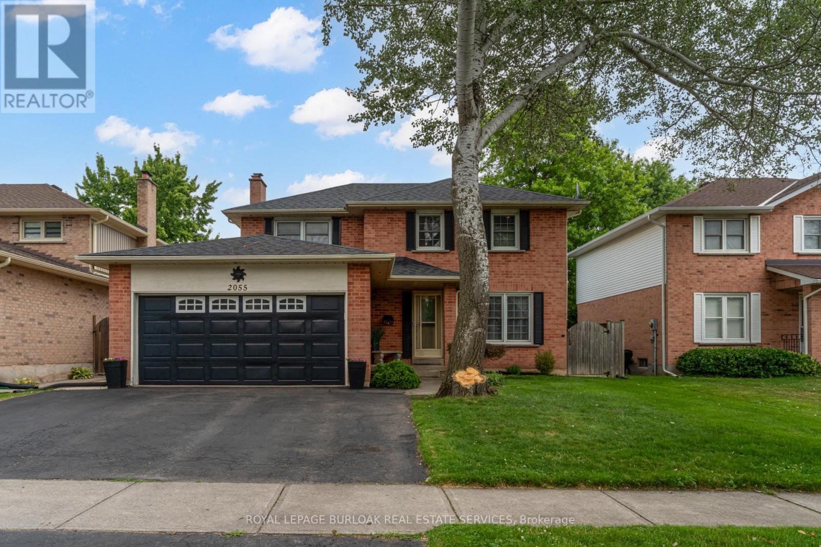 Detached at 2055 HUNTERS WOOD DRIVE, Burlington (Headon)