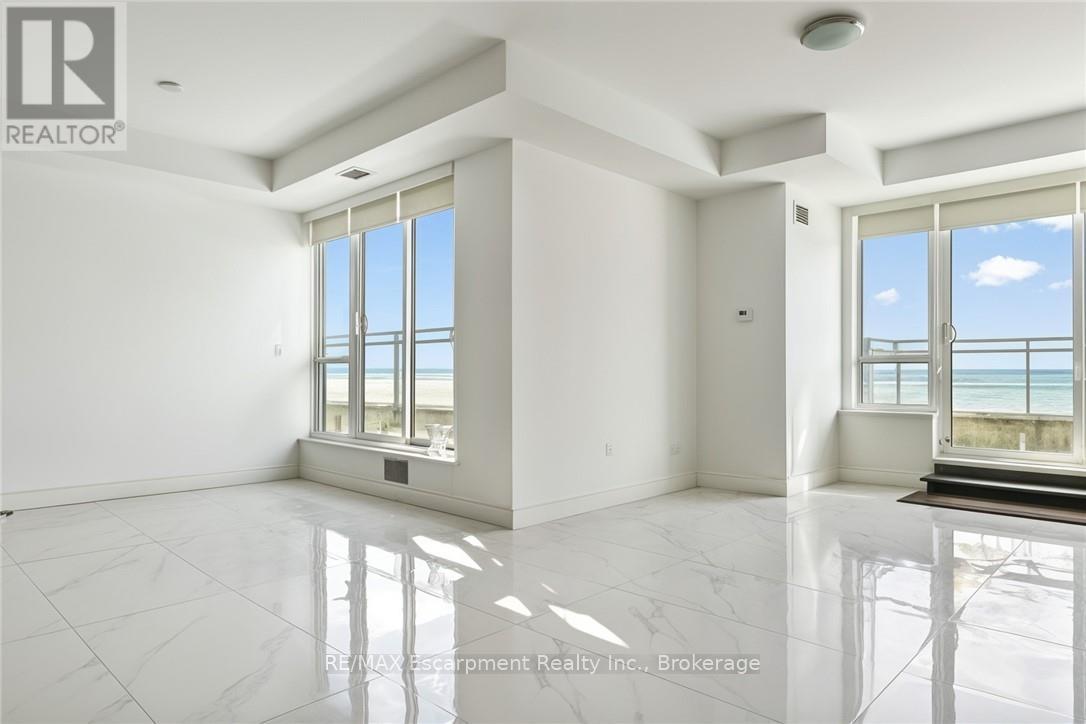 Apartment at 827 - 3500 LAKESHORE ROAD W, Oakville