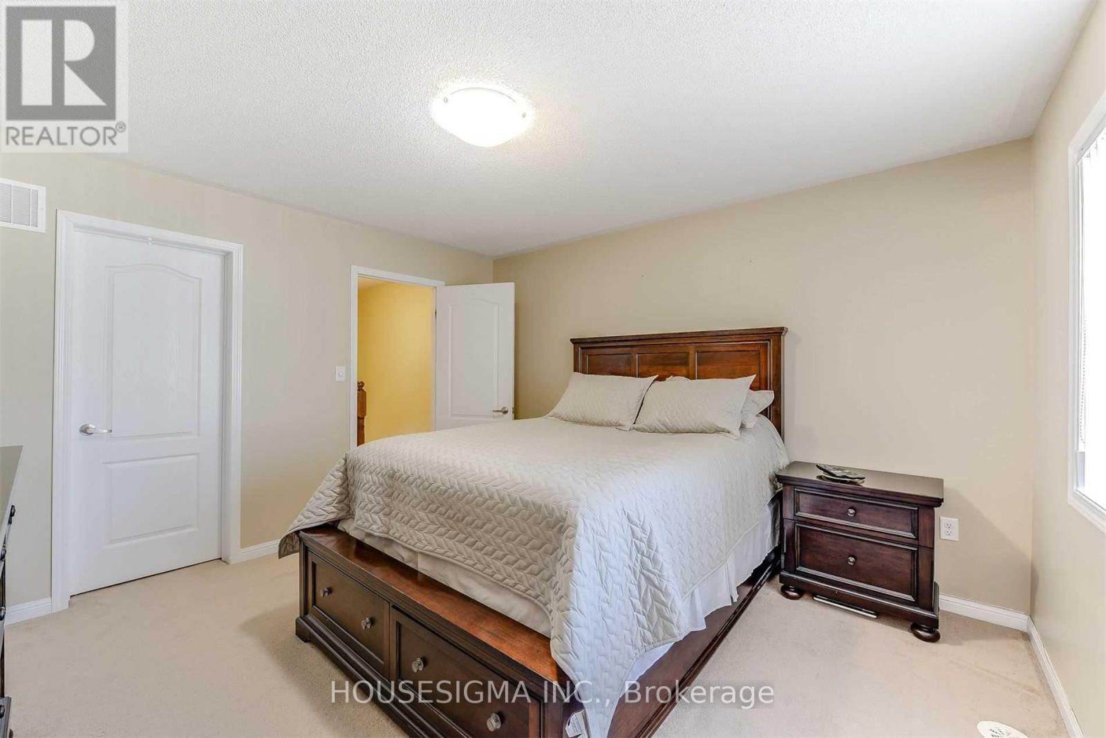 Townhouse at 92 LATHBURY STREET, Brampton