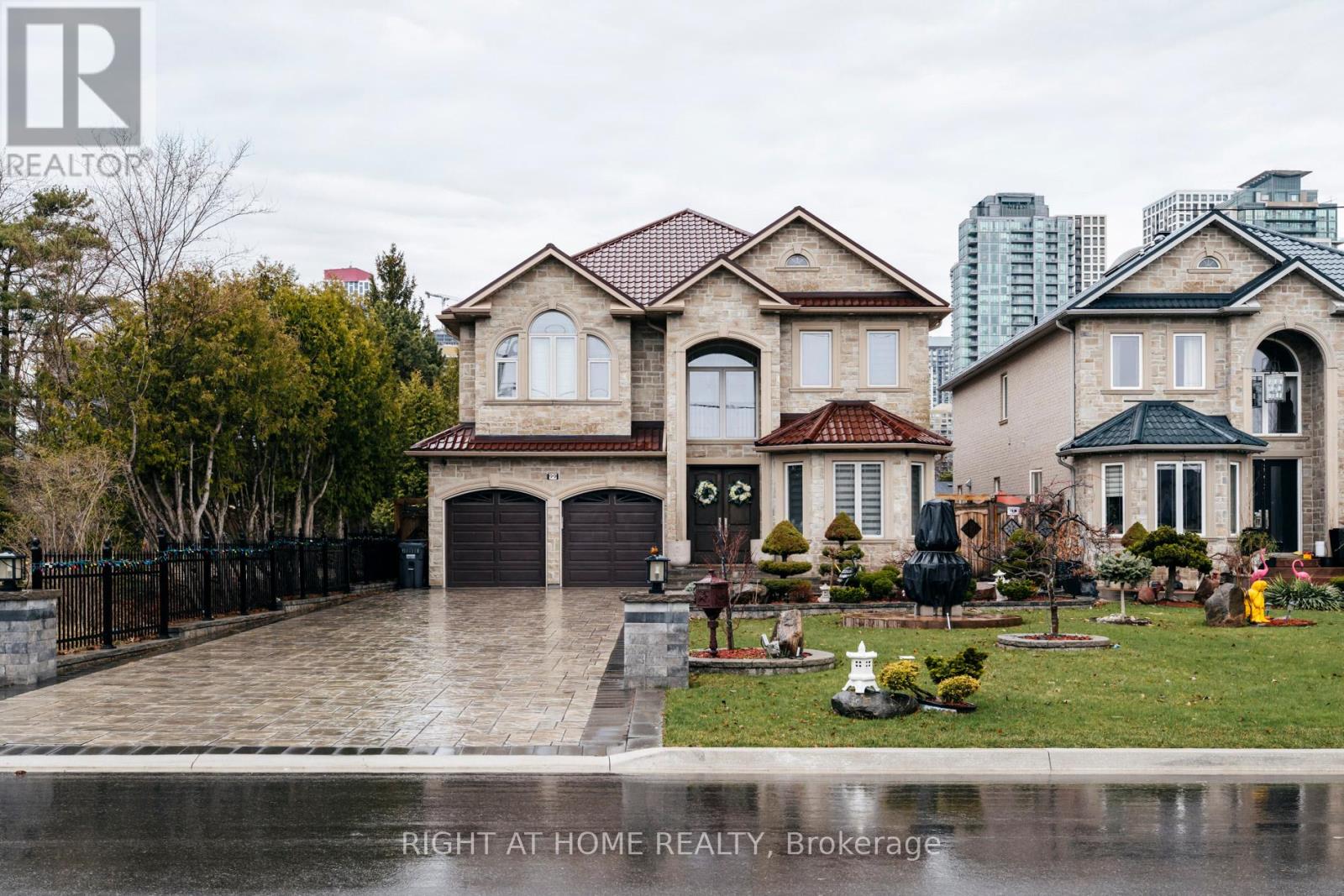 Detached at 99 FAIRVIEW ROAD W, Mississauga (Fairview)