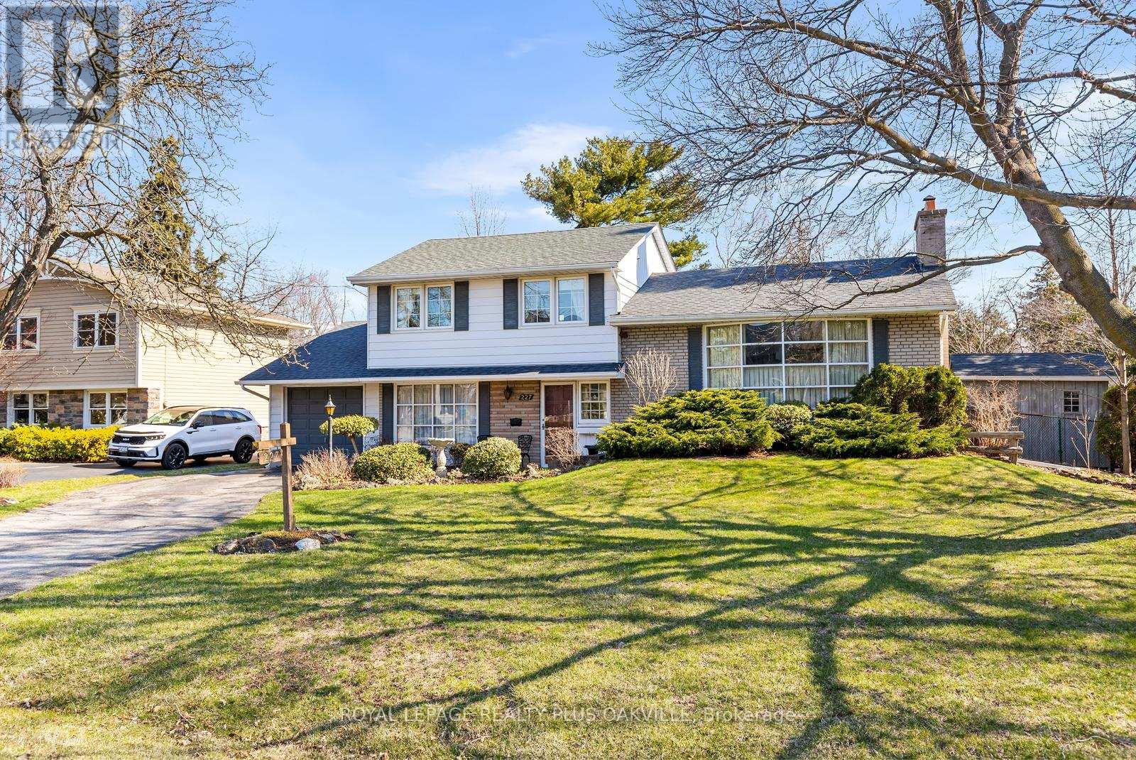 Detached at 227 SANDWELL DRIVE, Oakville (SW Southwest)