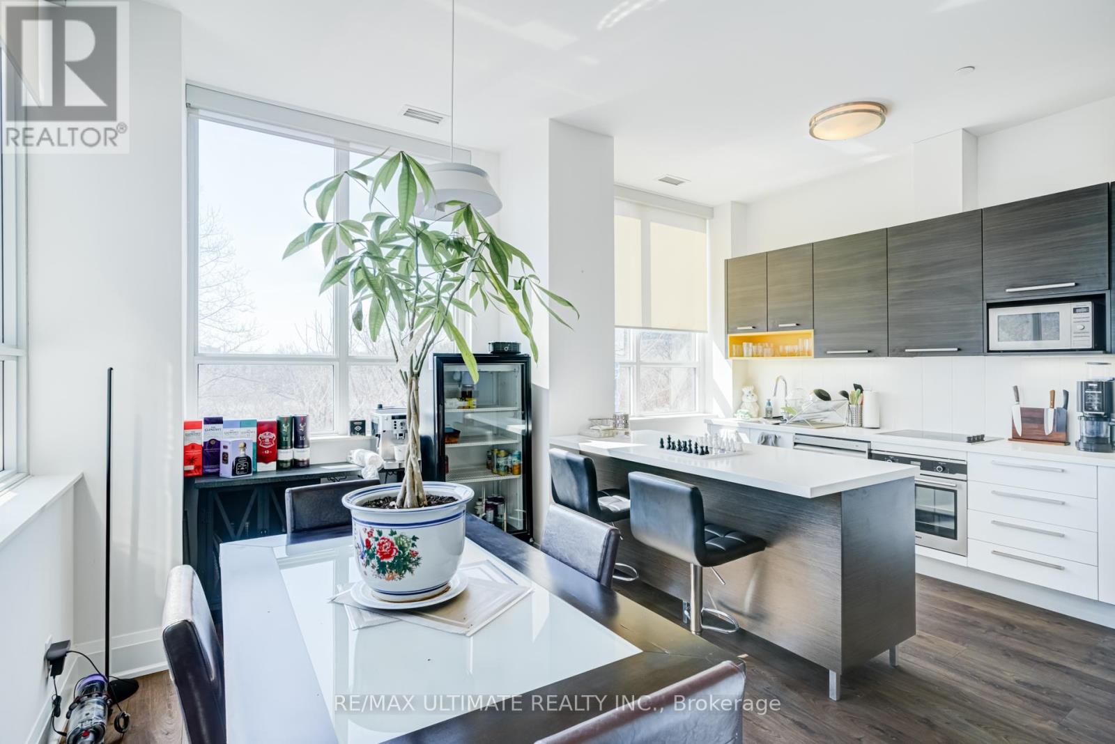 Apartment at 203 - 36 PARK LAWN ROAD, Toronto