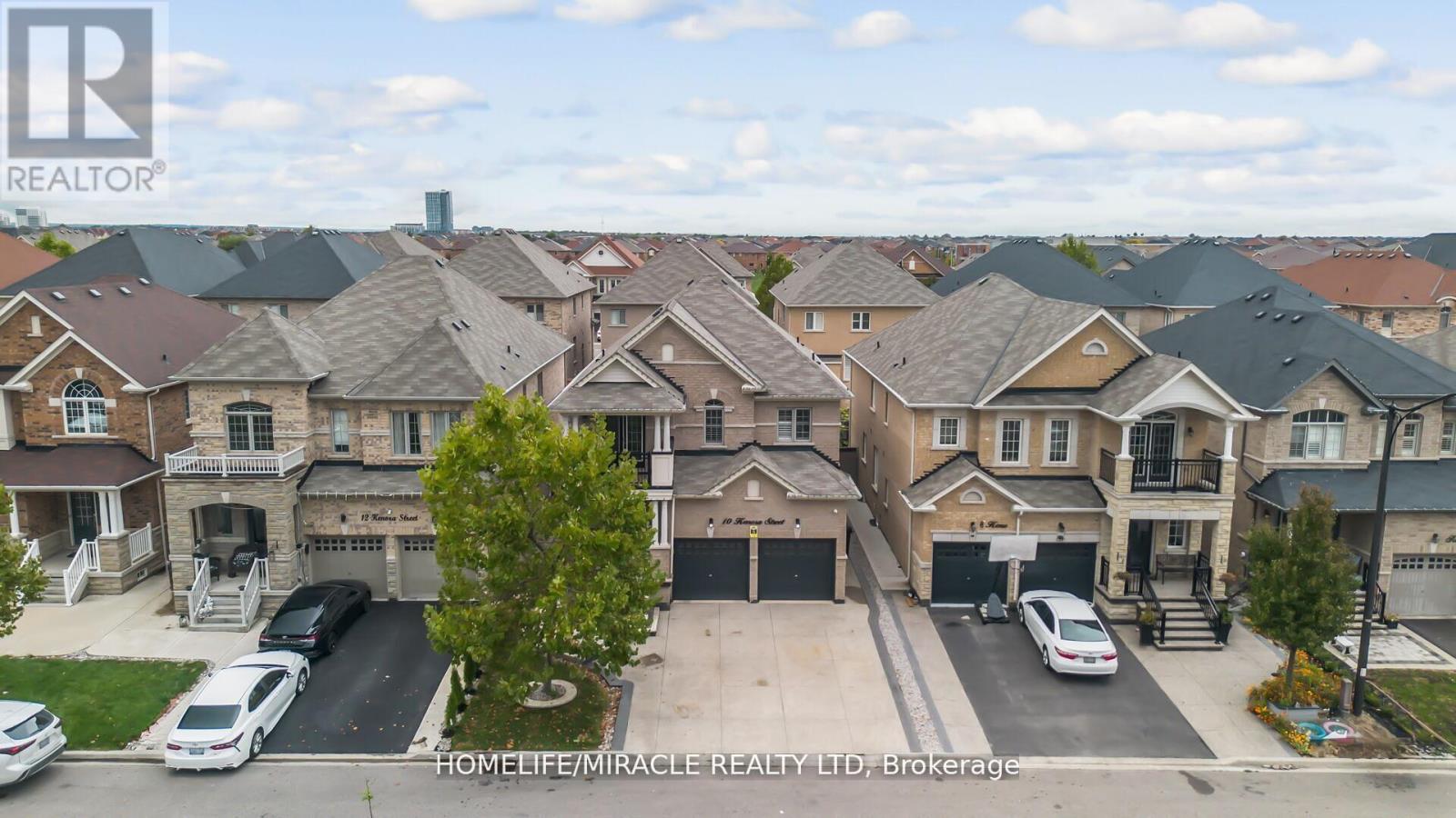 Detached at 10 KENORA STREET, Brampton (Credit Valley)