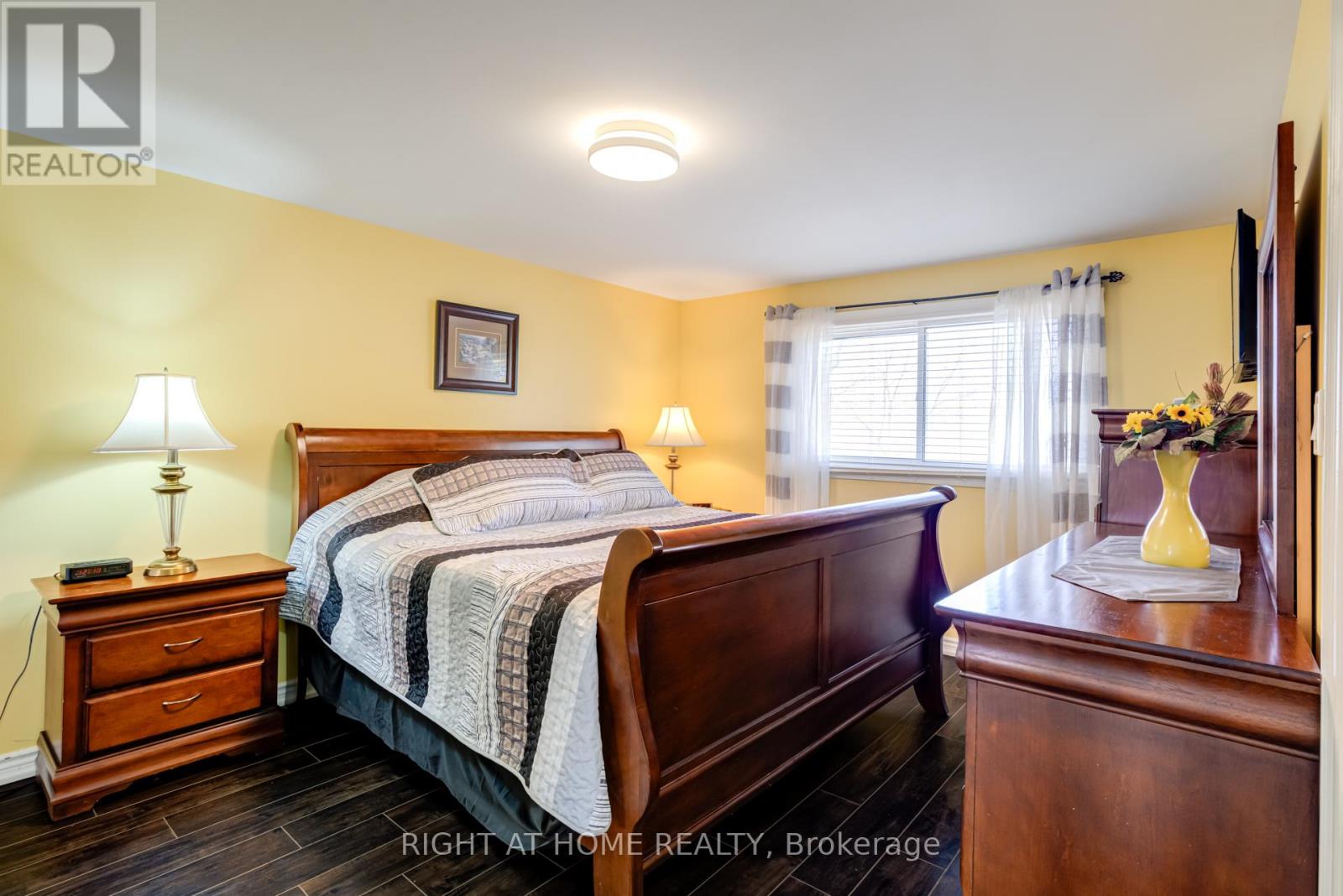 Semi-Detached/Link at 40 SALISBURY CIRCLE, Brampton