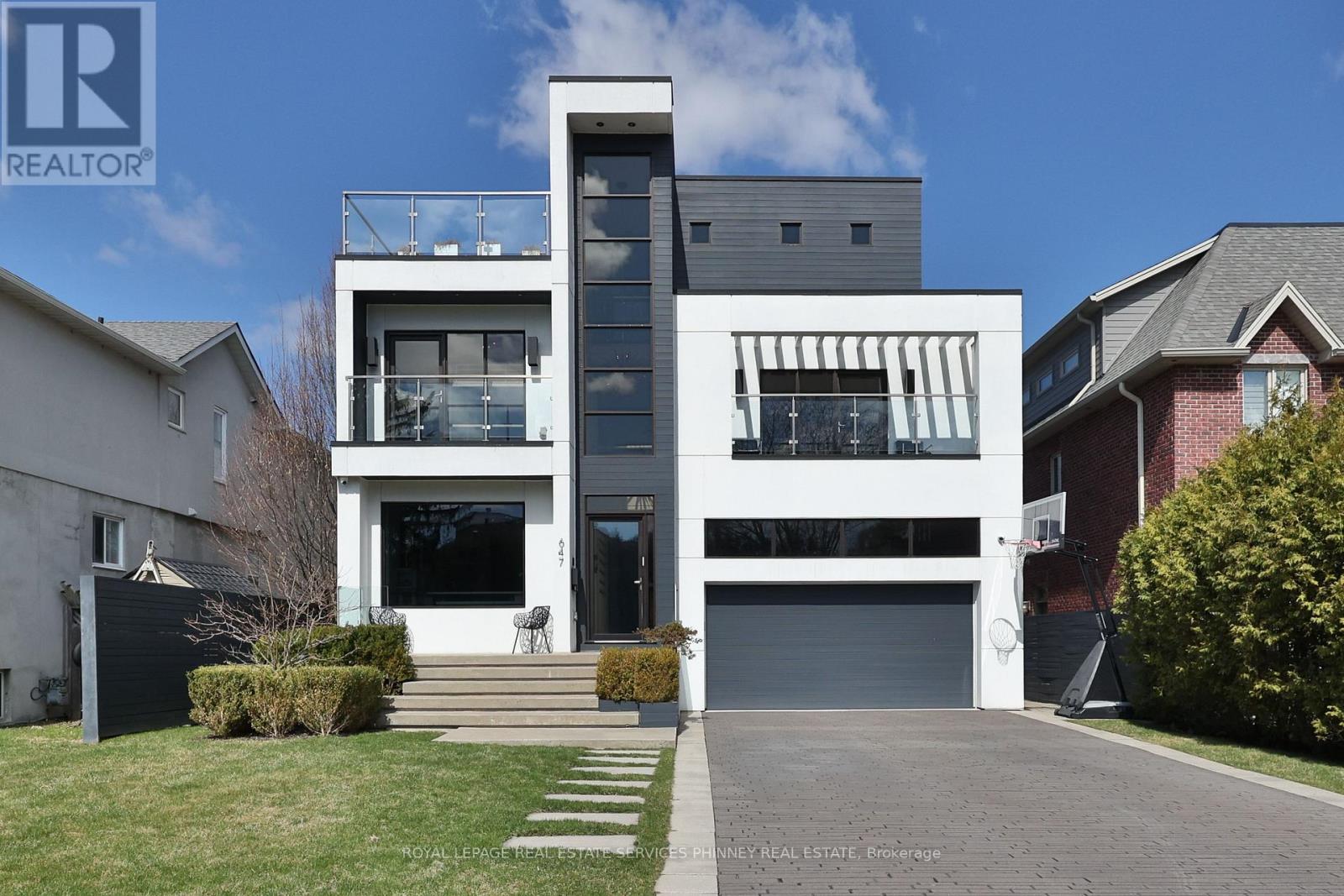 Detached at 647 MONTBECK CRESCENT, Mississauga (Lakeview)