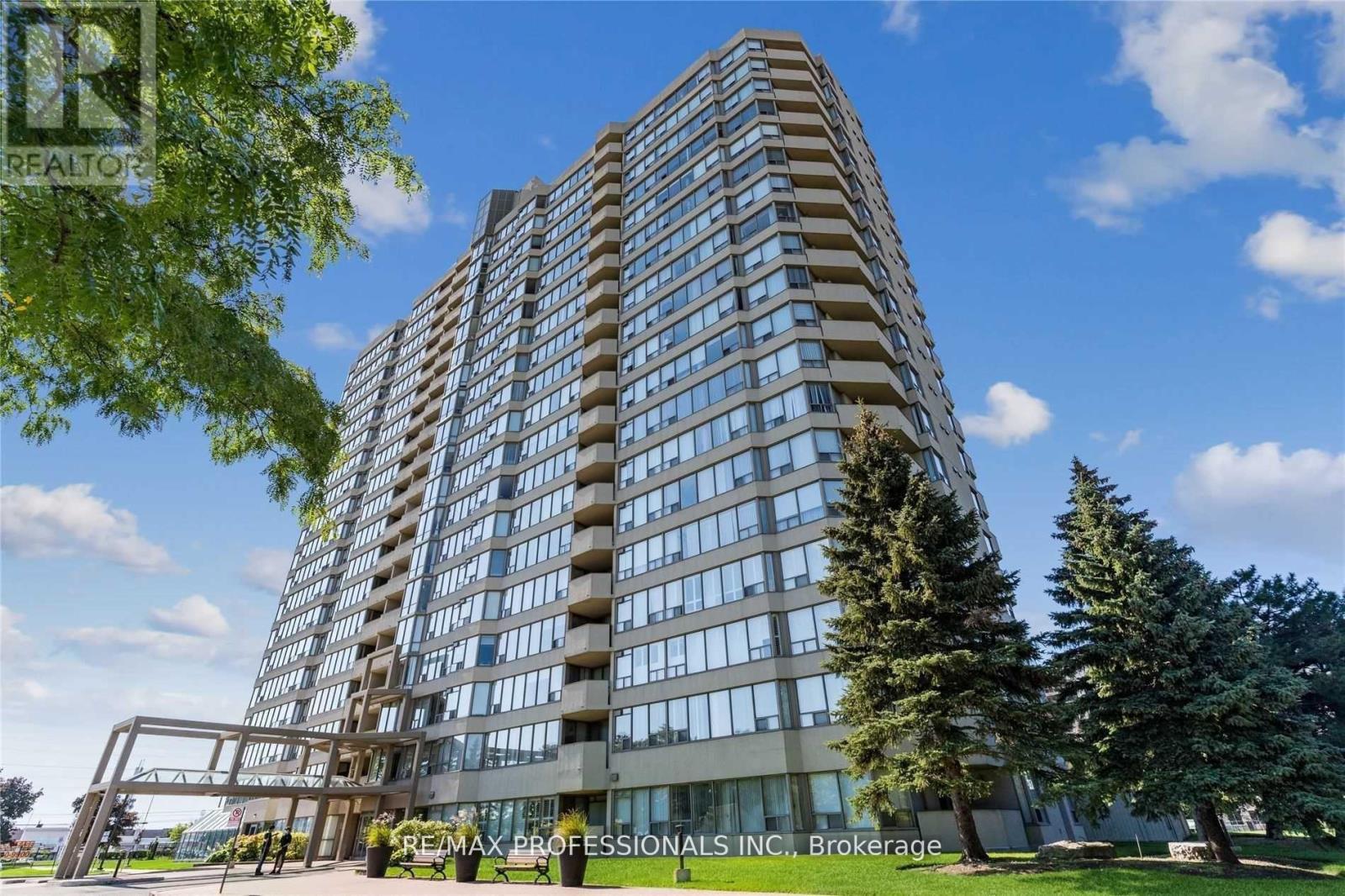 Apartment at 1703 - 700 CONSTELLATION DRIVE, Mississauga (Hurontario)