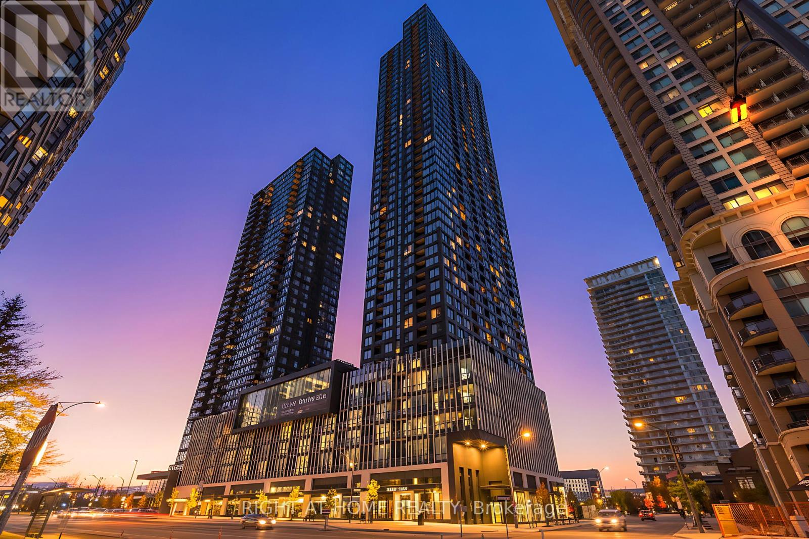 Apartment at 413 - 395 SQUARE ONE DRIVE W, Mississauga (City Centre)