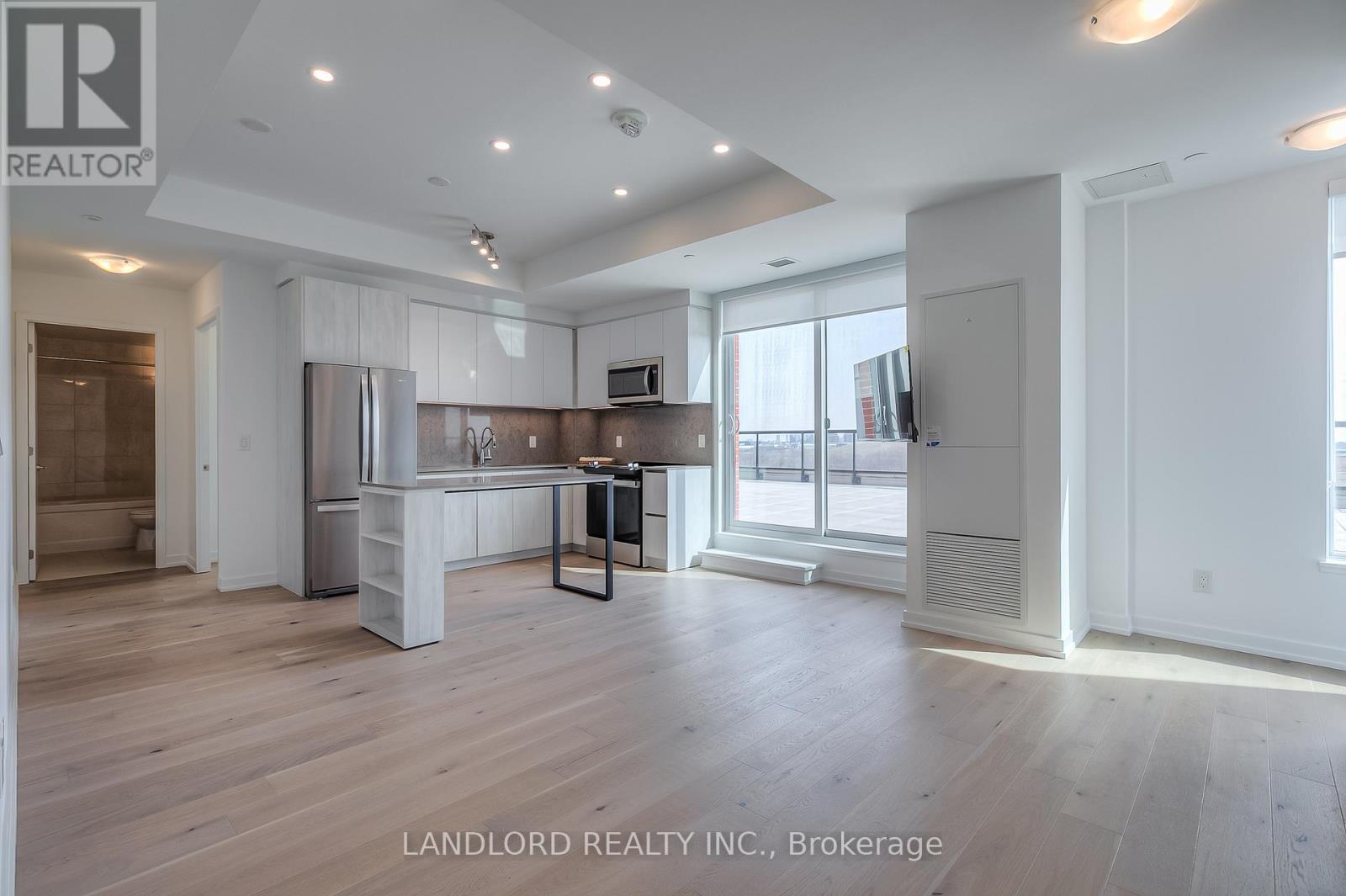 Apartment at 1202 - 3100 KEELE STREET, Toronto (Downsview-Roding-CFB)