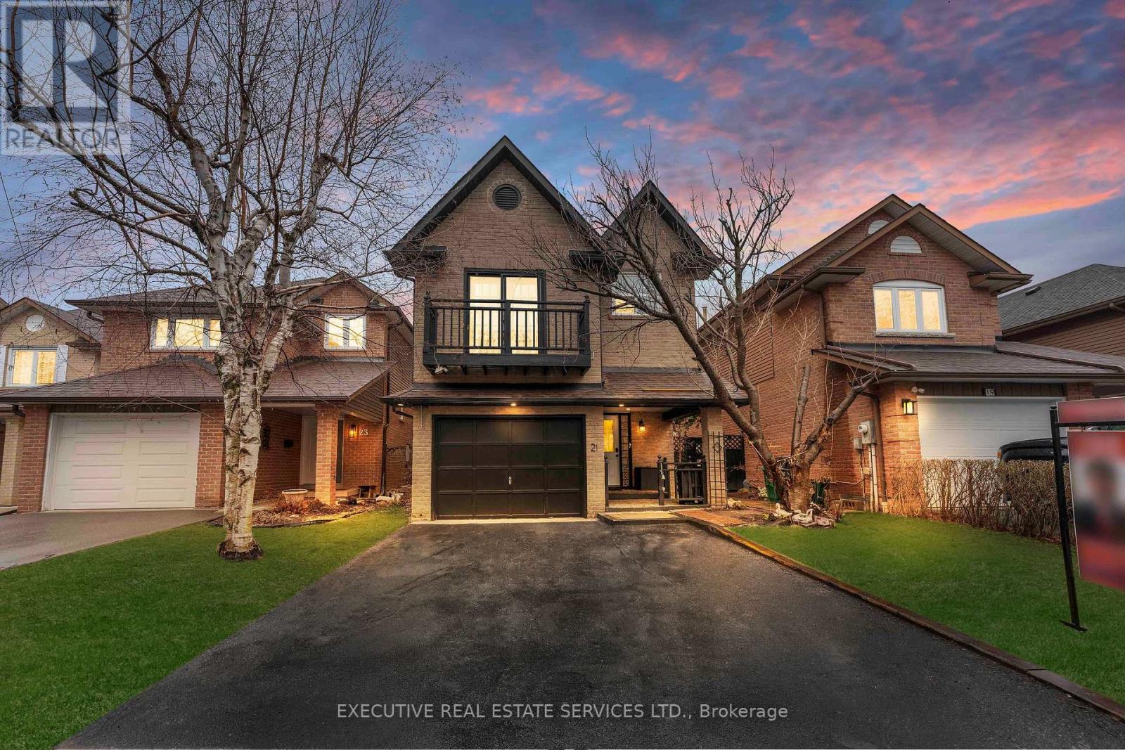 Detached at 21 GARDEN AVENUE, Brampton (Brampton West)