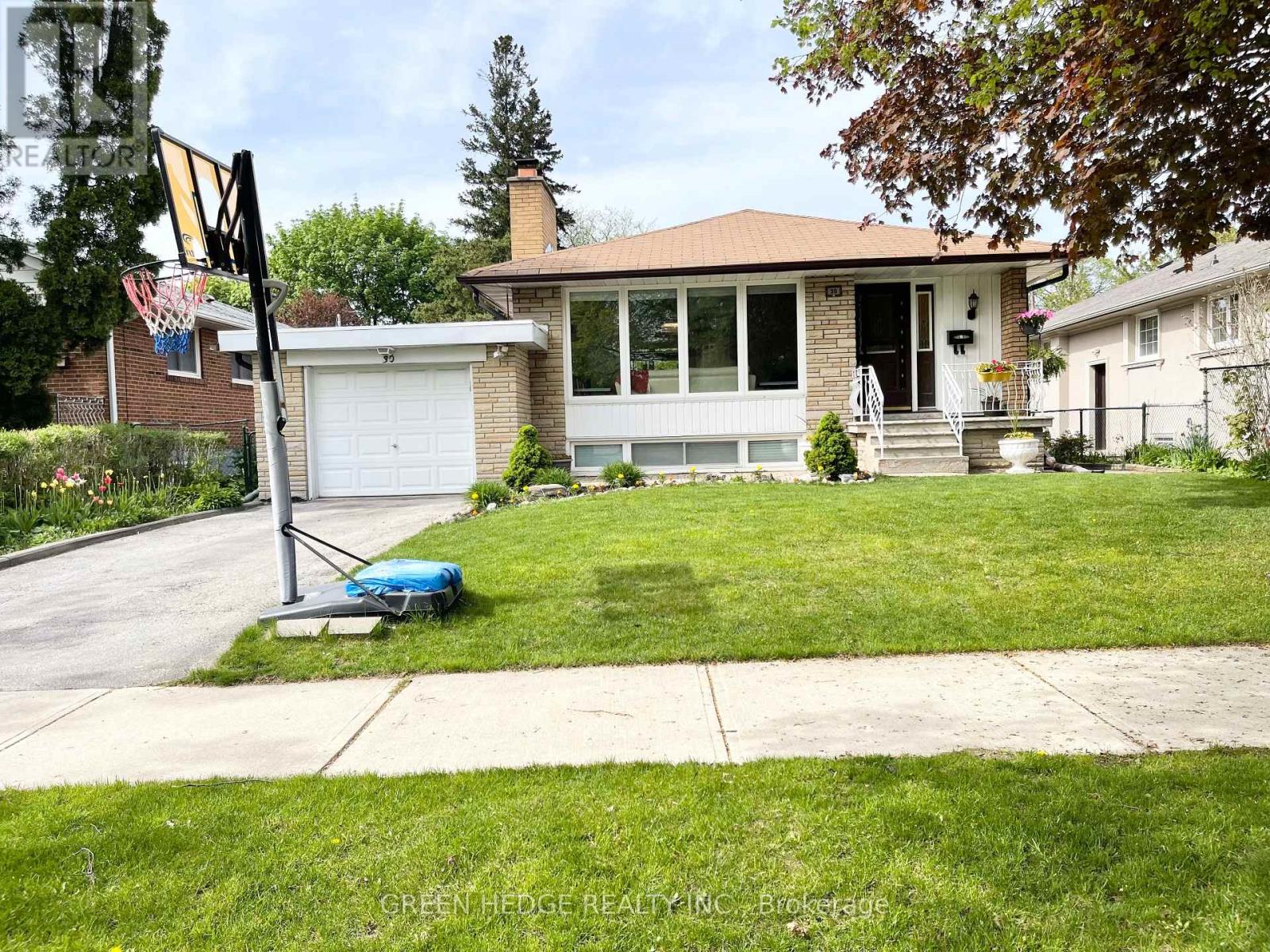 Detached at LOWER LEVEL - 30 TAPLEY DRIVE, Toronto (Willowridge-Martingrove-Richview)