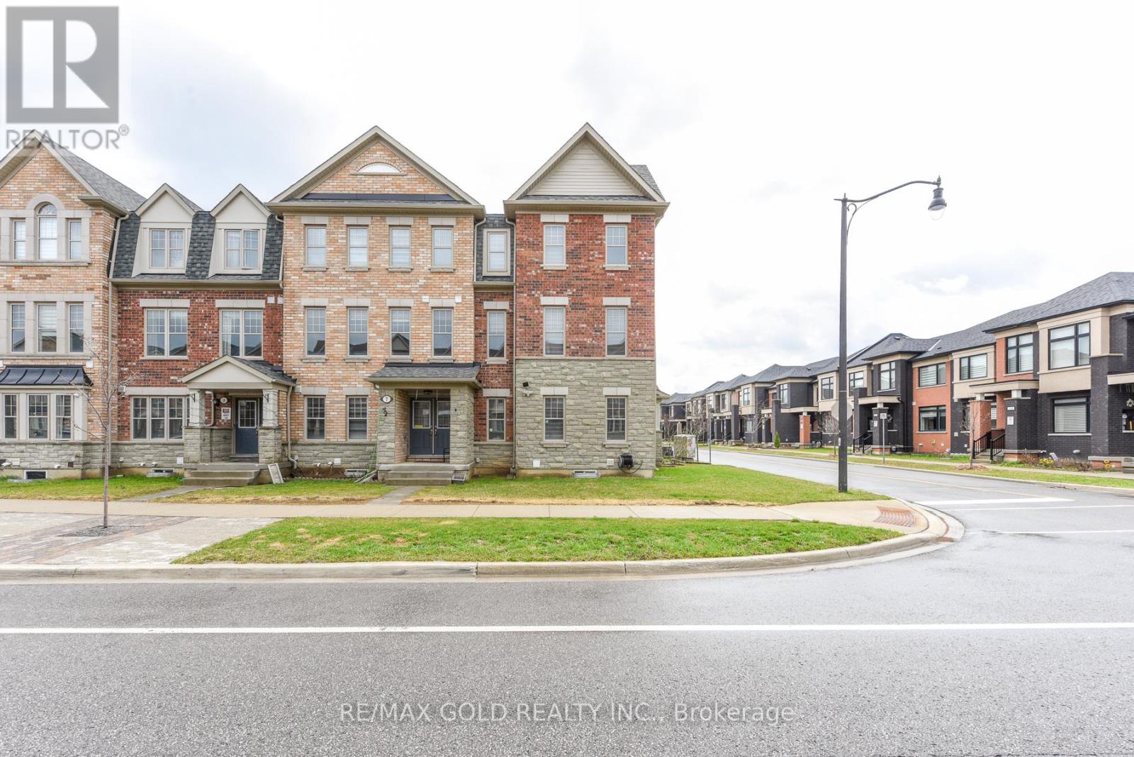 Townhouse at 5 REMEMBRANCE ROAD, Brampton (Northwest Brampton)
