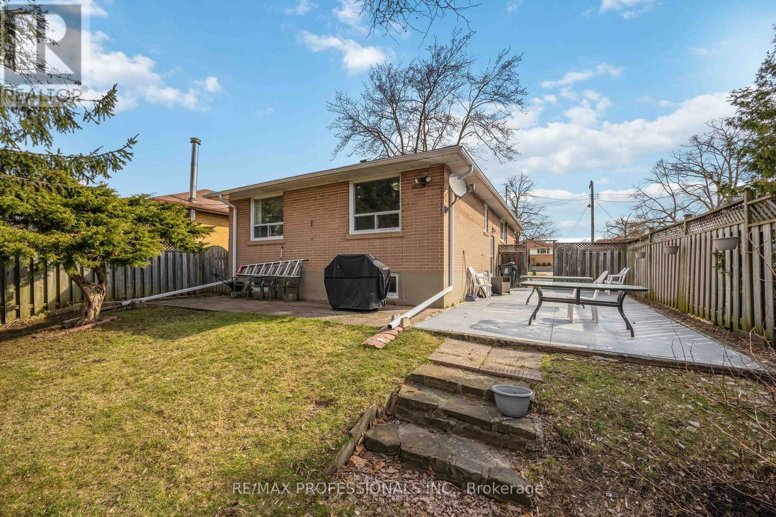 Detached at 14 DASHWOOD CRESCENT, Toronto