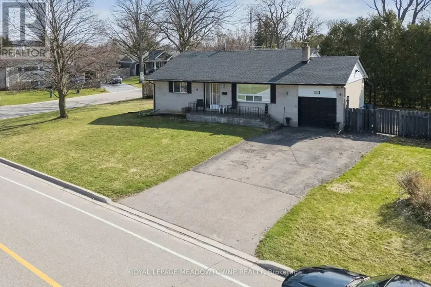 Detached at 20 PLAINSMAN ROAD, Mississauga