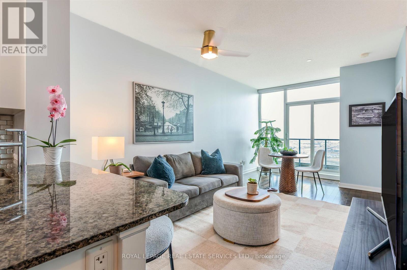 Apartment at PH101 - 215 SHERWAY GARDENS ROAD, Toronto (Islington-City Centre West)