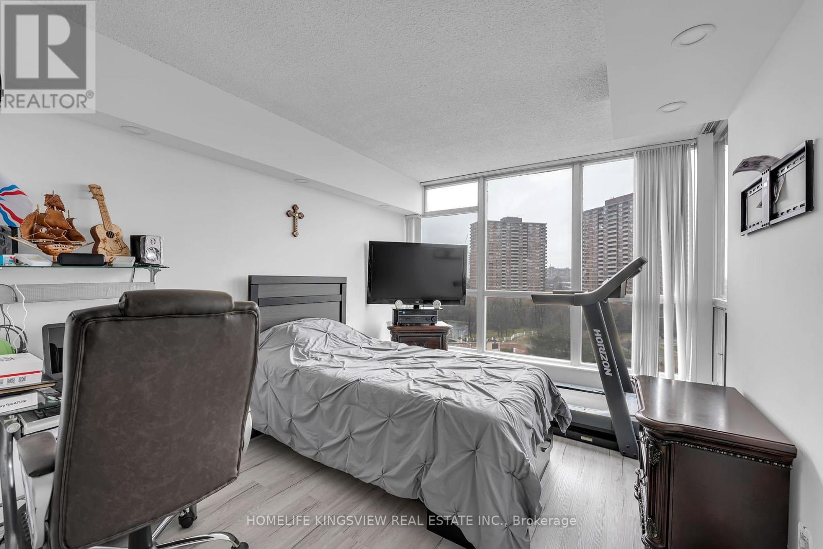 Apartment at 806 - 1 ROWNTREE ROAD, Toronto