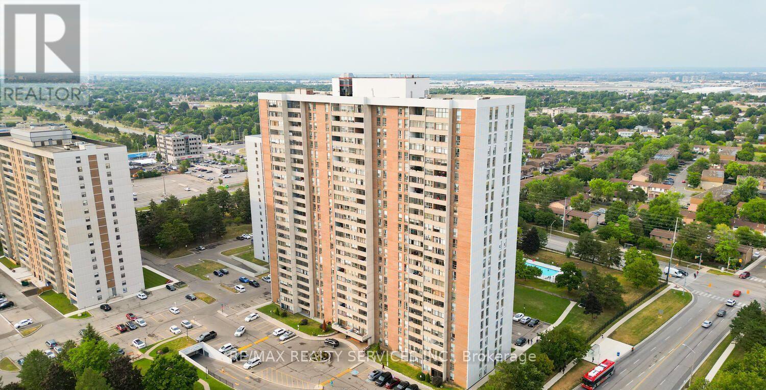 Apartment at 304 - 18 KNIGHTSBRIDGE ROAD, Brampton (Queen Street Corridor)