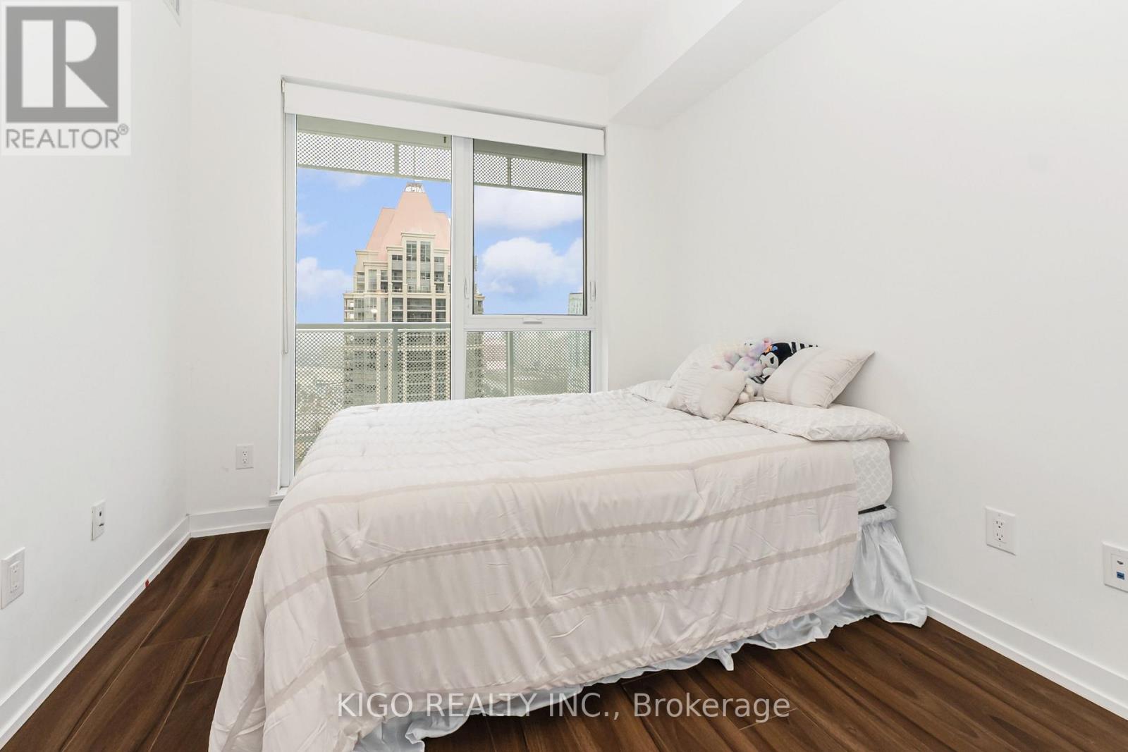 Apartment at 2406 - 4065 CONFEDERATION PARKWAY, Mississauga