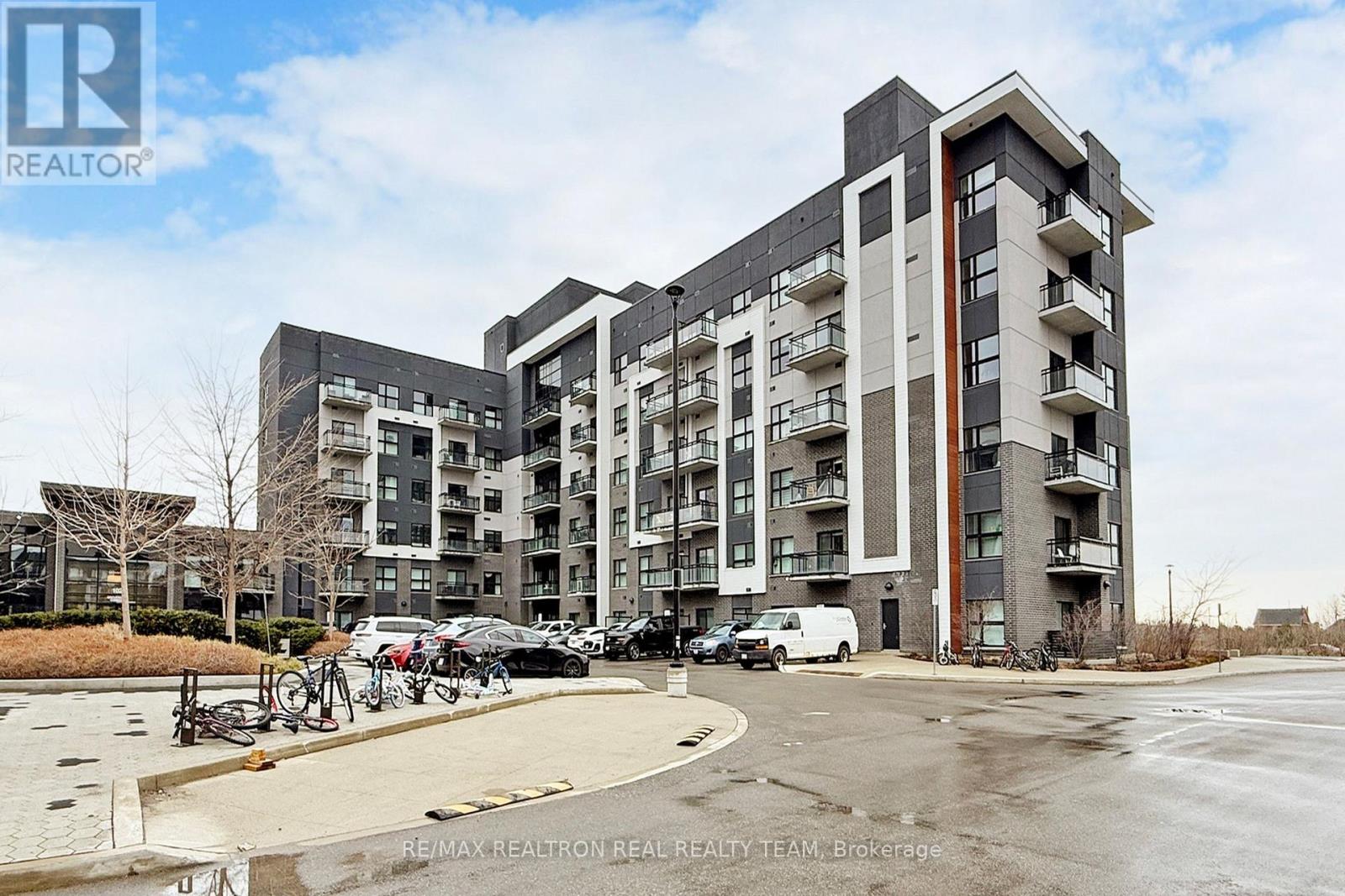 Apartment at 334 - 102 GROVEWOOD COMMON, Oakville (GO Glenorchy)
