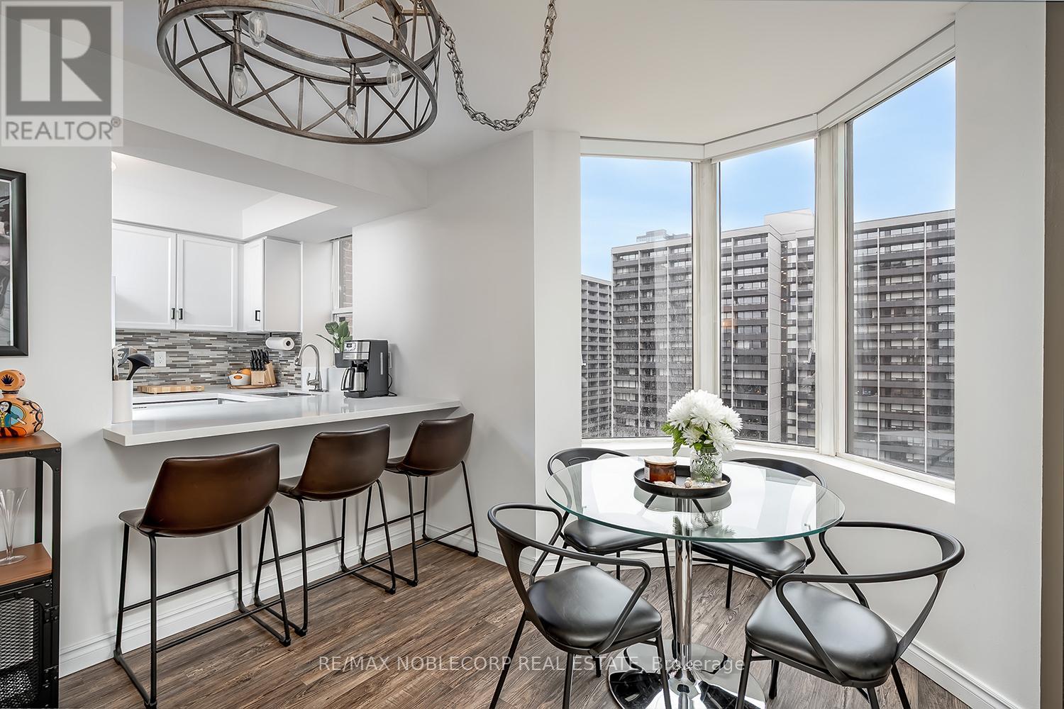 Apartment at 1002 - 1270 MAPLE CROSSING BOULEVARD, Burlington
