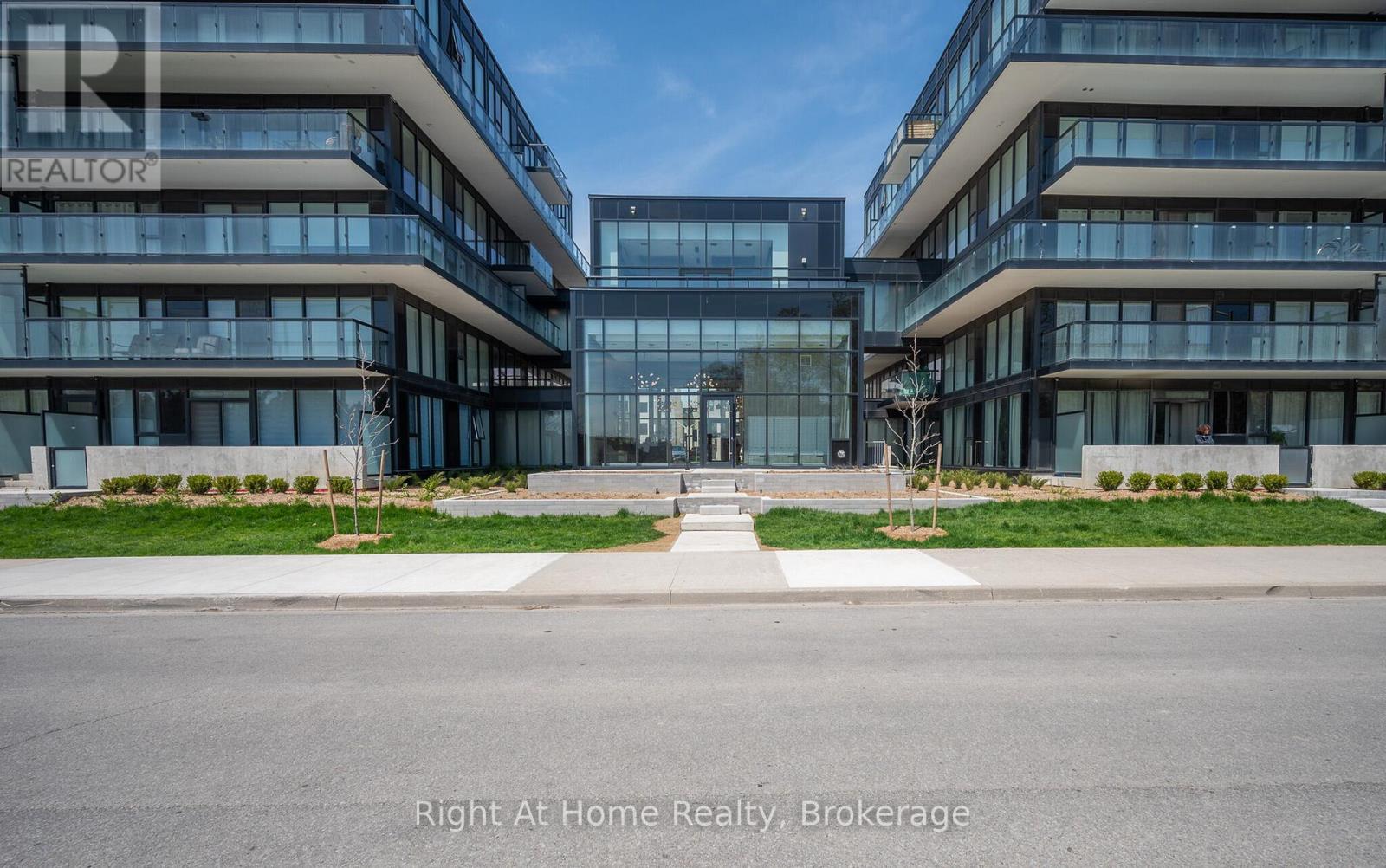 Apartment at B426 - 1119 COOKE BOULEVARD, Burlington (LaSalle)