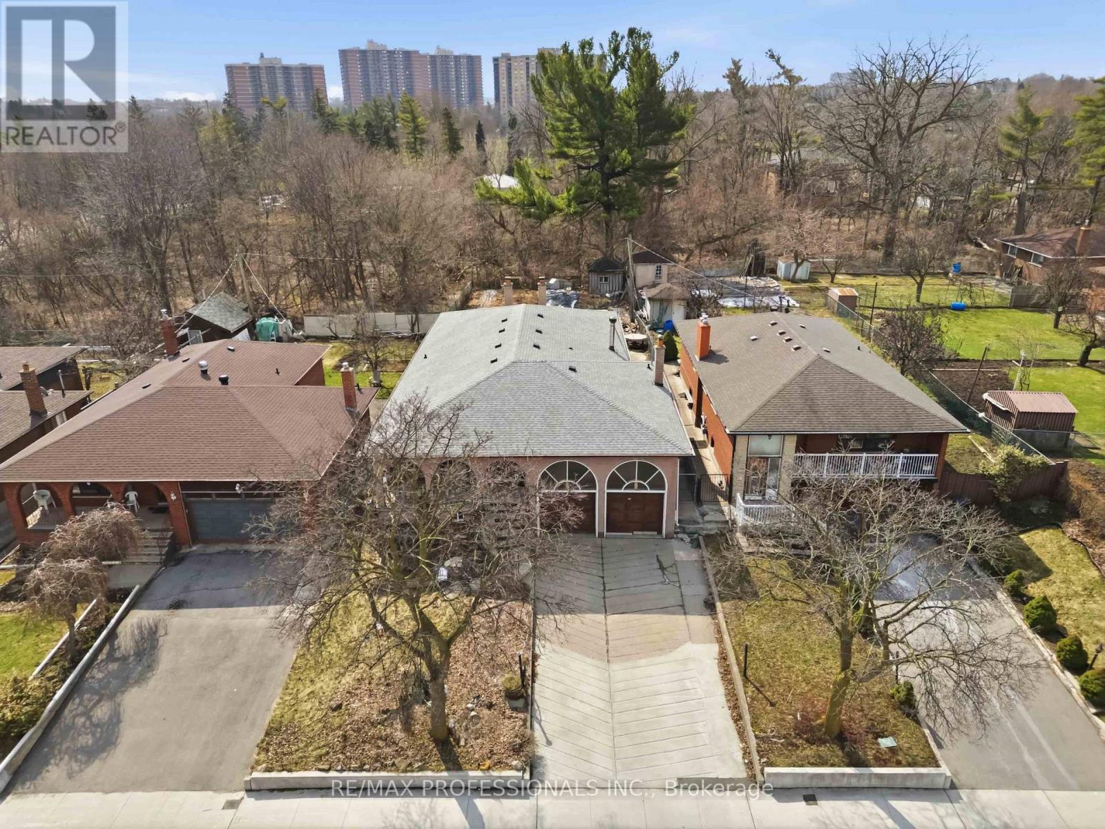 Detached at 118 TANDRIDGE CRESCENT, Toronto (Elms-Old Rexdale)
