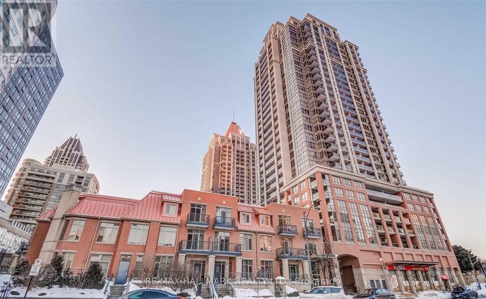 Apartment at 317 - 320 CITY CENTRE DRIVE, Mississauga (City Centre)