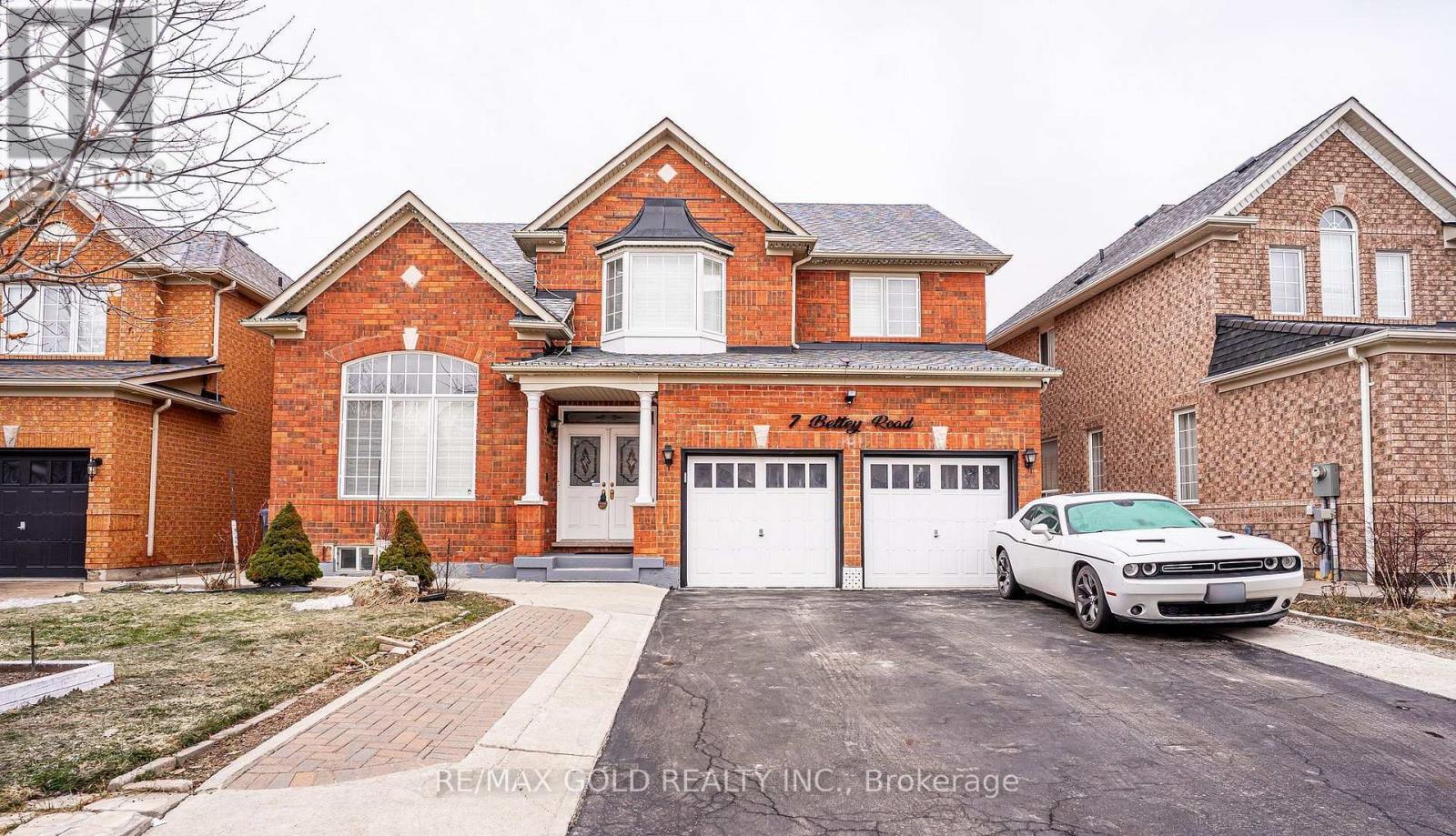 Detached at 7 BETTEY ROAD, Brampton (Vales of Castlemore)