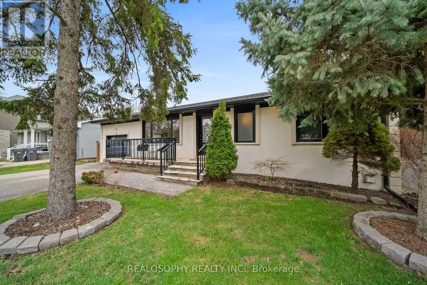 Detached at 17 PIONEER DRIVE, Mississauga