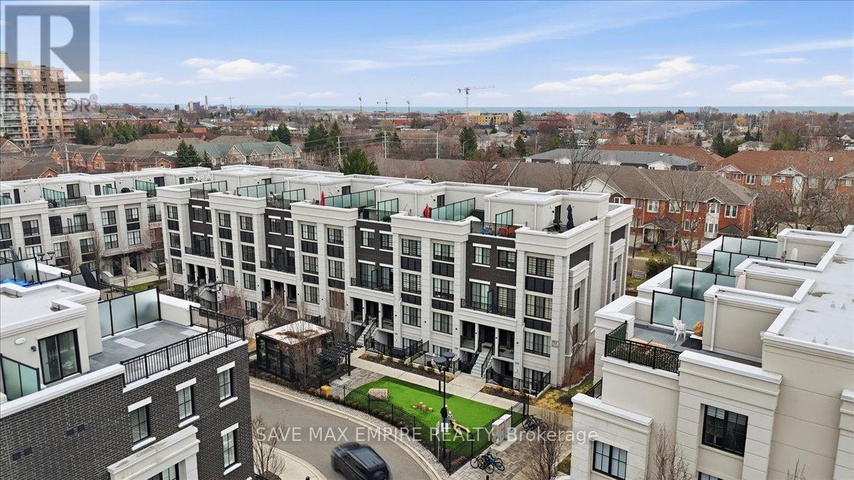 Townhouse at 227 - 652 CRICKLEWOOD DRIVE, Mississauga (Mineola)