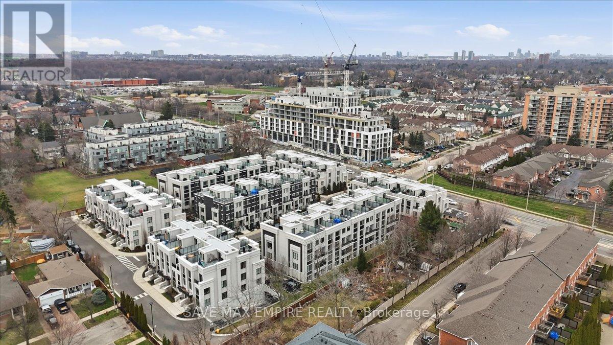 Townhouse at 227 - 652 CRICKLEWOOD DRIVE, Mississauga