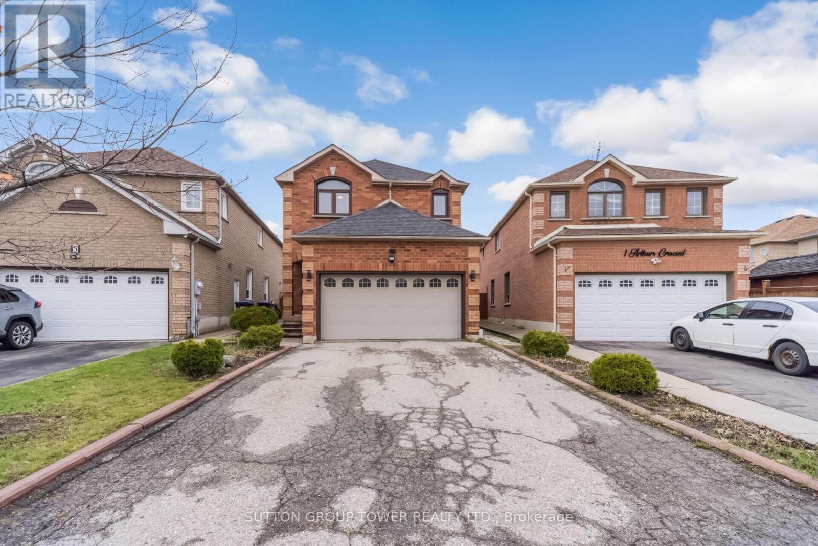 Detached at 3 ARTHURS CRESCENT, Brampton (Fletcher's West)