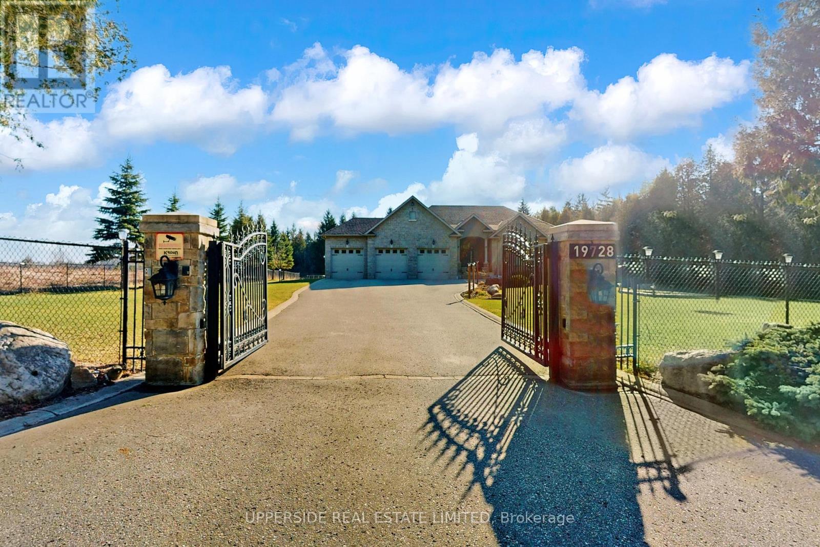 Detached at 19728 KENNEDY ROAD, Caledon
