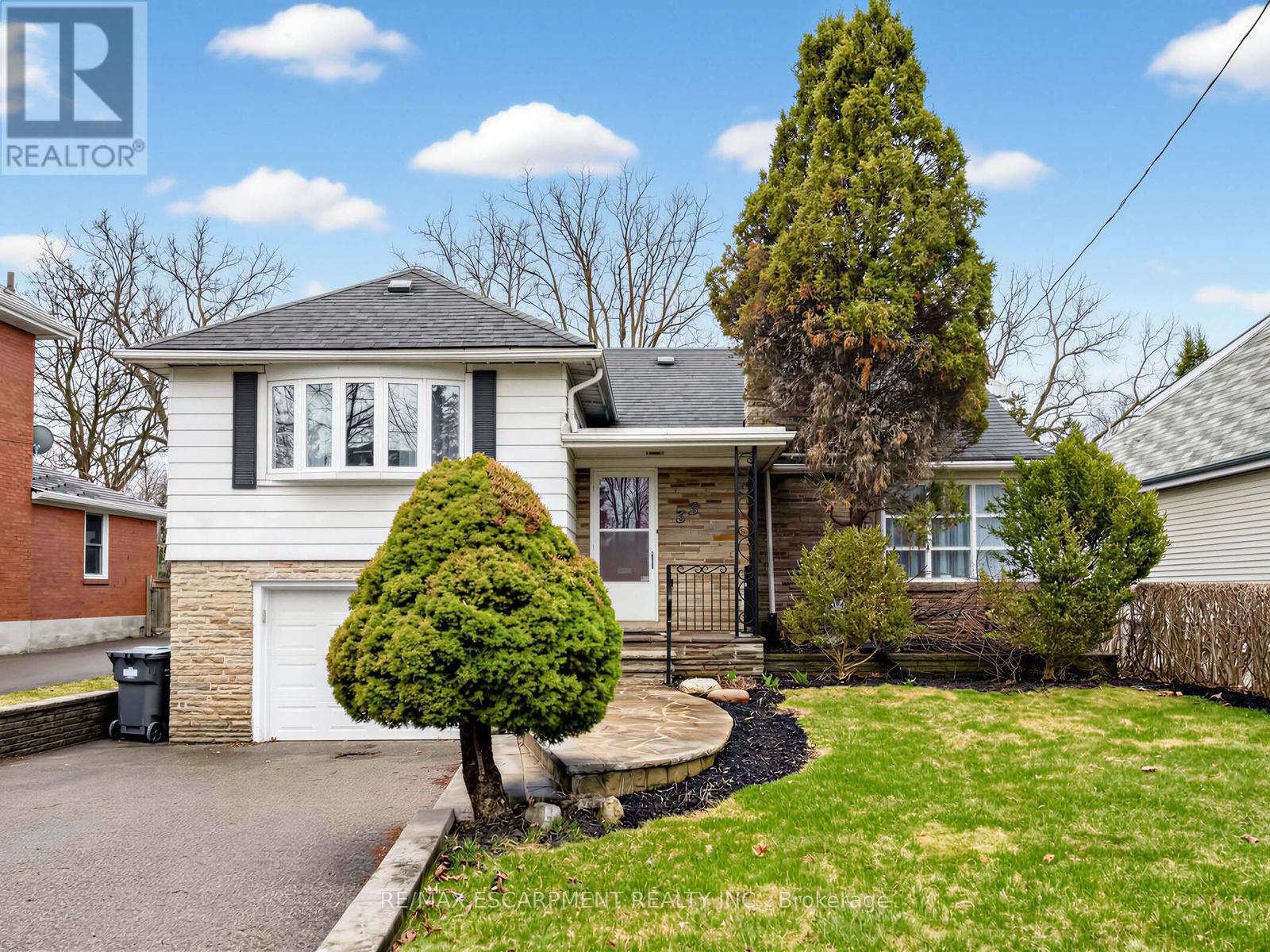 Detached at 33 MILL STREET S, Brampton (Downtown Brampton)