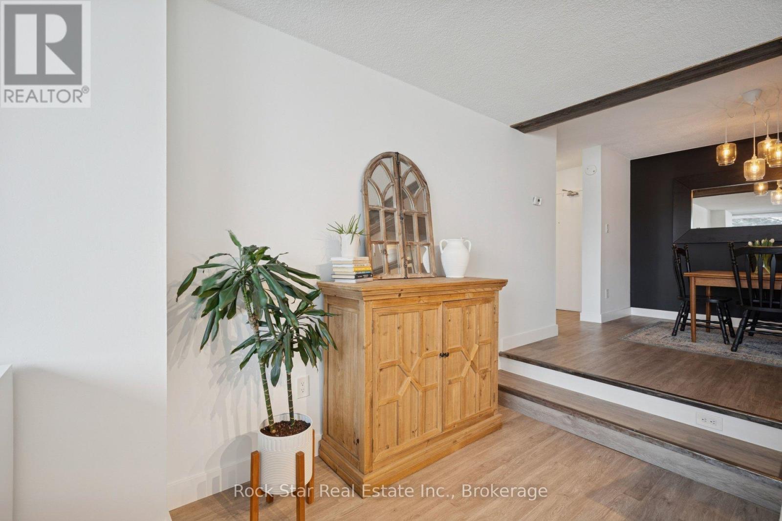 Apartment at 103 - 20 SPEERS ROAD, Oakville