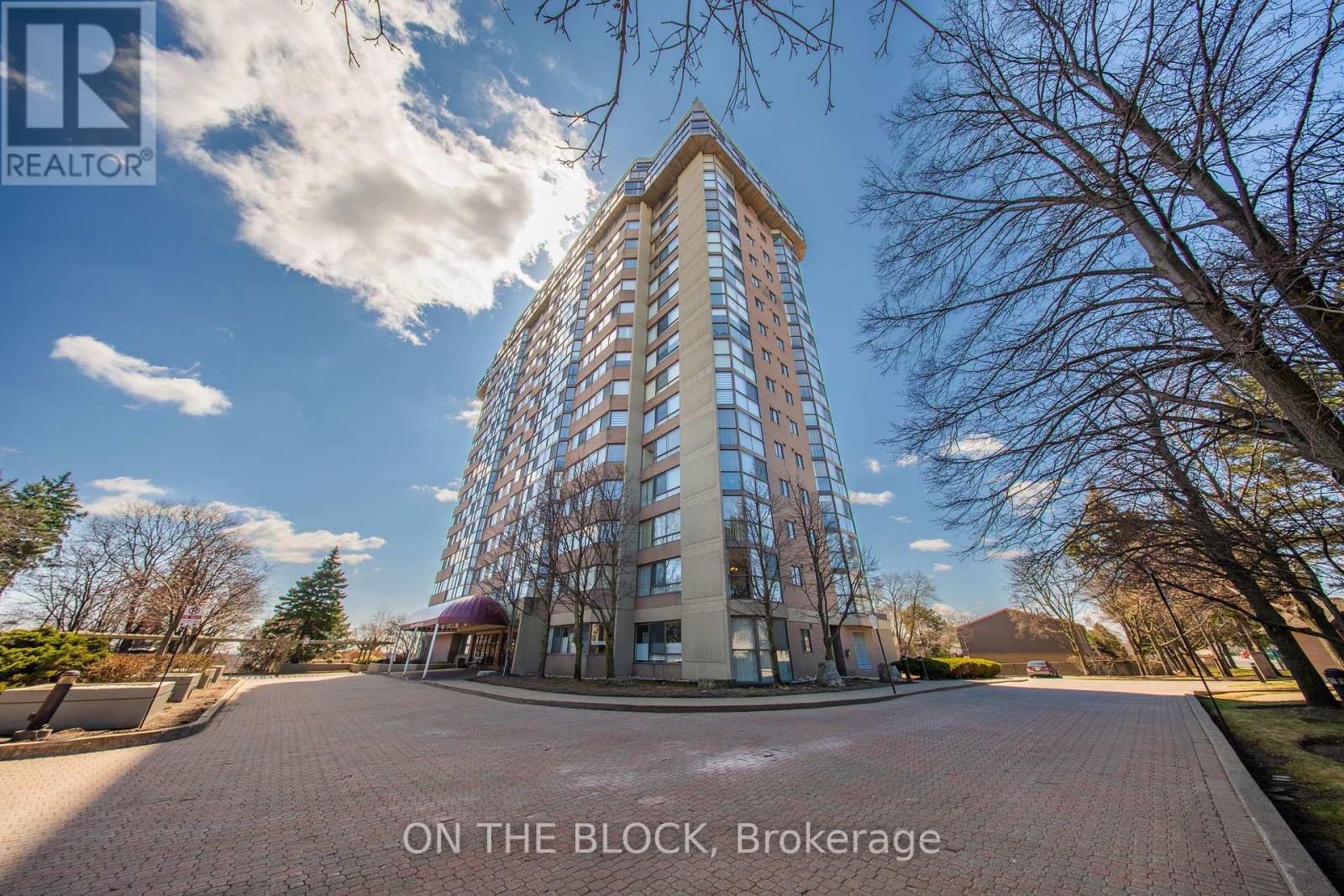 Apartment at 203 - 880 DUNDAS STREET W, Mississauga (Erindale)