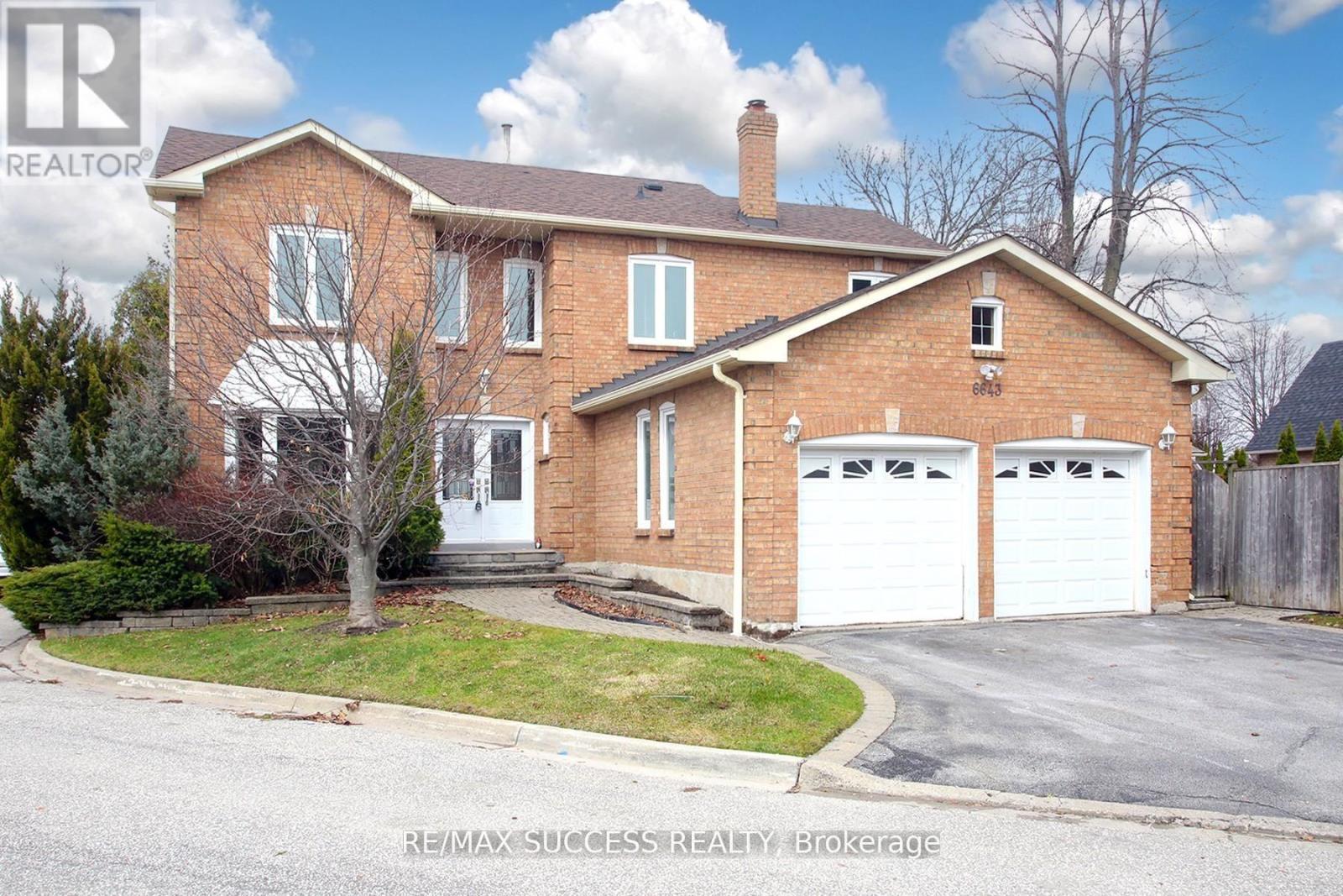 Detached at 6643 MOCKINGBIRD LANE, Mississauga (Lisgar)