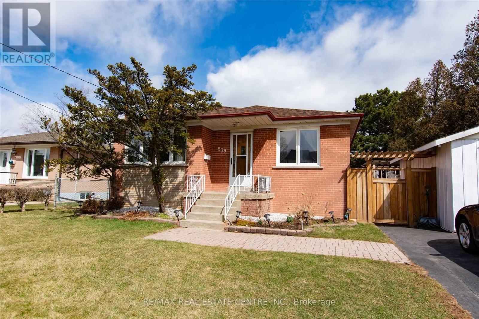 Detached at 539 WEYNWAY COURT, Oakville (WO West)
