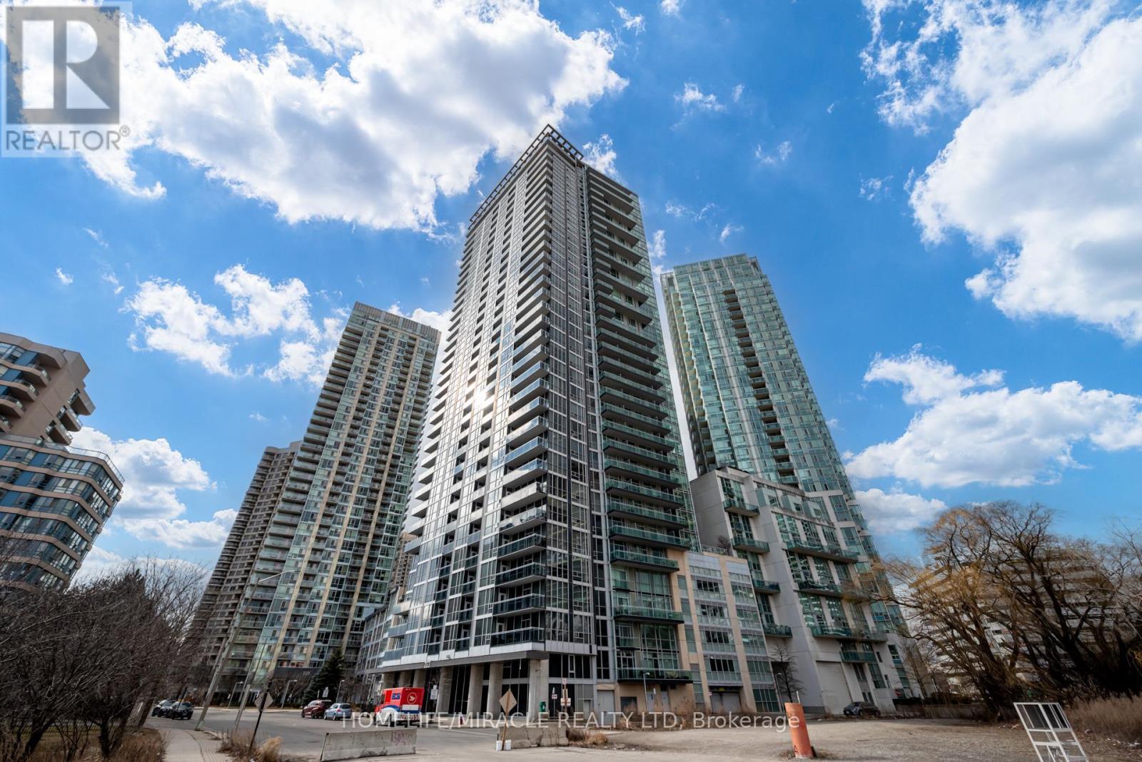 Apartment at 502 - 223 WEBB DRIVE, Mississauga (City Centre)
